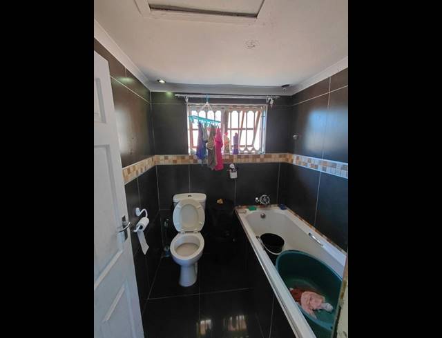 2 BEDROOM PROPERTY TO RENT IN UMLAZI J